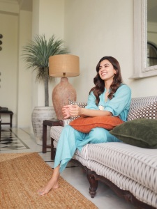 anju-kurian-in-latest-trending-outfit-photos-002