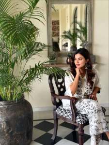 anju-kurian-in-latest-trending-outfit-photos-012
