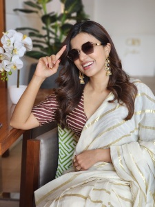 anju-kurian-in-onam-blouse-design-ideas-trending-004