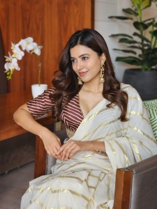 anju-kurian-in-onam-blouse-design-ideas-trending-006