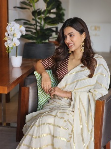 anju-kurian-in-onam-blouse-design-ideas-trending-014