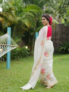 anju-kurian-in-onam-blouse-design-ideas-trending