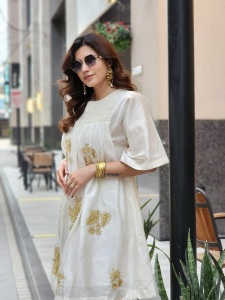 anju-kurian-in-onam-trending-dress-design-ideas-photos-004