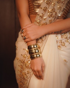 anju-kurian-in-wedding-function-dress-style-photos-002