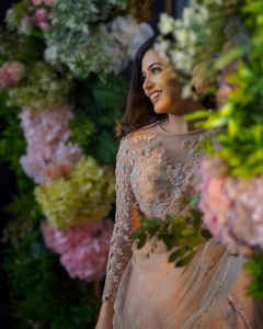anju-kurian-in-wedding-function-dress-style-photos-005
