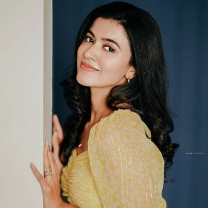 anju-kurian-latest-images-005