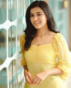 anju-kurian-latest-images-009