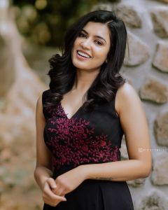 anju-kurian-latest-images-013