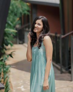 anju-kurian-latest-images-021