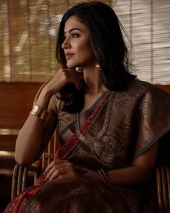 anju-kurian-latest-images-035