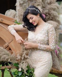 anju-kurian-latest-images-039