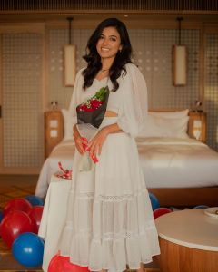 anju-kurian-latest-images-046