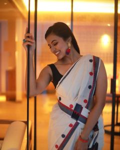 anju-kurian-latest-images-051