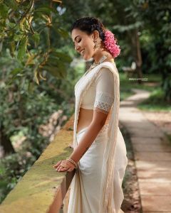 anju-kurian-latest-images-053