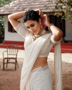 anju-kurian-latest-images-054