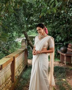 anju-kurian-latest-images-055