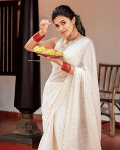 anju-kurian-latest-images-056