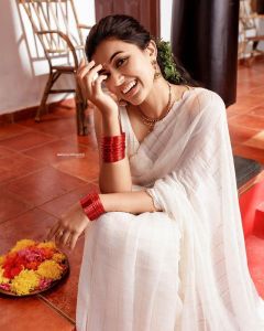 anju-kurian-latest-images-058