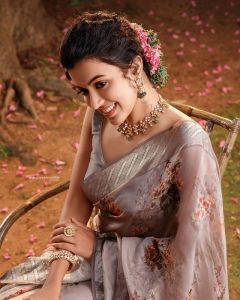 anju-kurian-latest-images-108