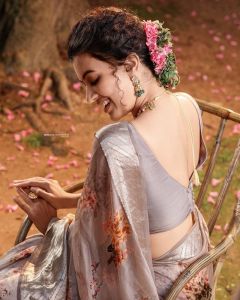 anju-kurian-latest-images-109