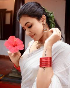 anju-kurian-onam-update-004