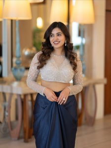 anju-kurian-party-wear-latest-style-dress-images