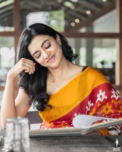 anju-kurian-saree-look-photos-004