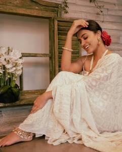 anju-kurian-saree-look-photos