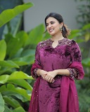 anju-kurian-in-party-wear-velvet-churidar-style-photos-006