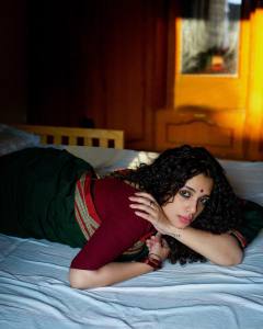 ann-augustine-new-photos-in-green-saree