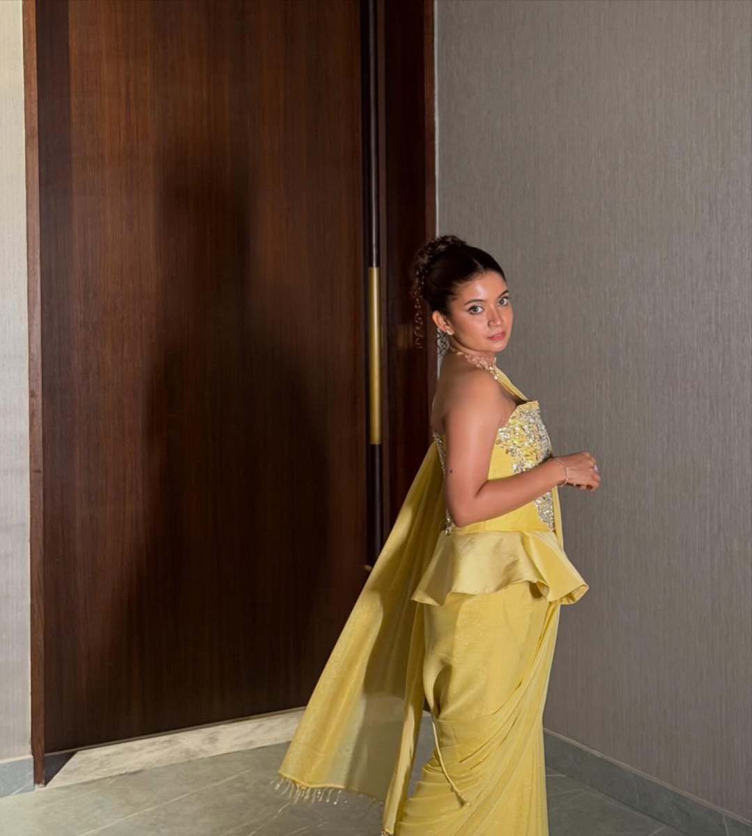 anna-ben-award-function-look-photo-002