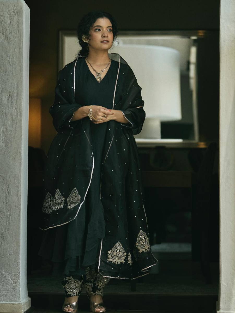 anna-ben-in-green-party-wear-churidar-outfit-photos-006