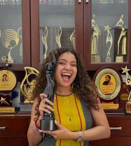 anna-ben-award-function-look-photo-001