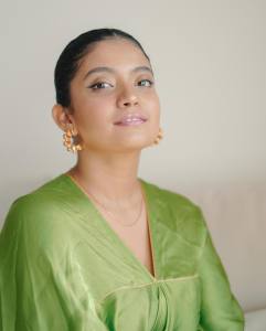 anna-ben-in-green-fashion-outfit-style-photos-001