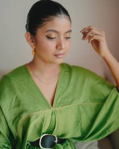 anna-ben-in-green-fashion-outfit-style-photos-002