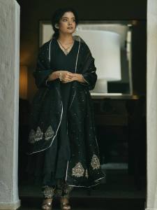 anna-ben-in-green-party-wear-churidar-outfit-photos-006