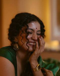 anna-ben-in-green-tissue-saree-photos-002