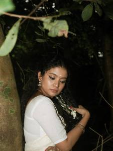 anna-ben-in-kerala-saree-with-hairstyle-photos-006