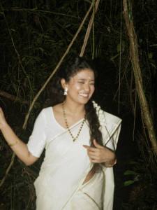anna-ben-in-kerala-saree-with-hairstyle-photos-008