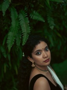 anna-ben-in-kerala-saree-with-hairstyle-photos