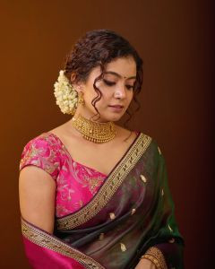anna-ben-in-saree-look-for-kalyan-navratri-function-011