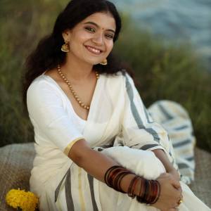 anna-ben-in-set-saree-outfit-style-photos-001