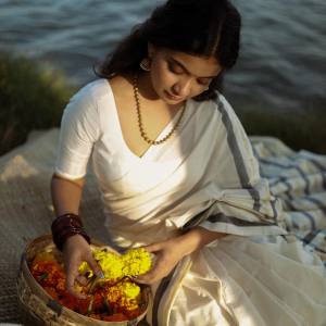 anna-ben-in-set-saree-outfit-style-photos-002