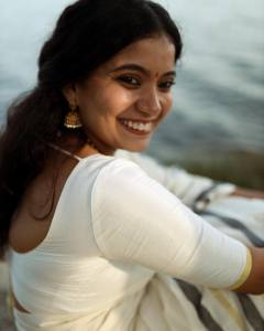 anna-ben-in-set-saree-outfit-style-photos-003