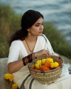 anna-ben-in-set-saree-outfit-style-photos-004