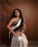 actress-anna-ben-latest-photos-in-silk-saree-003