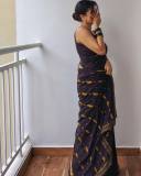 anna-ben-in-black-pattu-saree-with-sleeveless-blouse-003