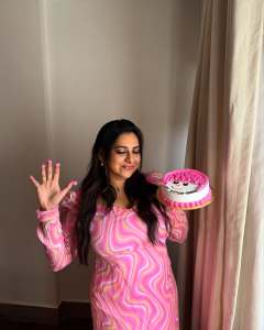 Anna-Reshma-Rajan-latest-photos-in-their-celebrations-005