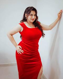 actress-lichi-new-photos-in-red-gown