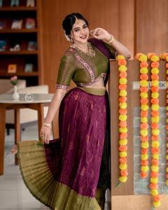 anna-rajan-in-dhavani-set-photoshoot